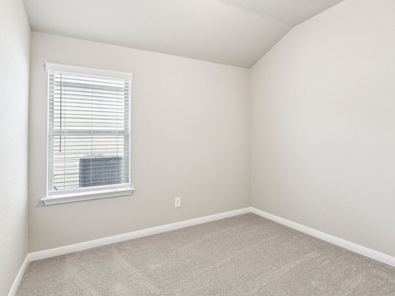 Spacious, unfurnished interior of a new home in Comanche Ridge, San Antonio (Image 19).