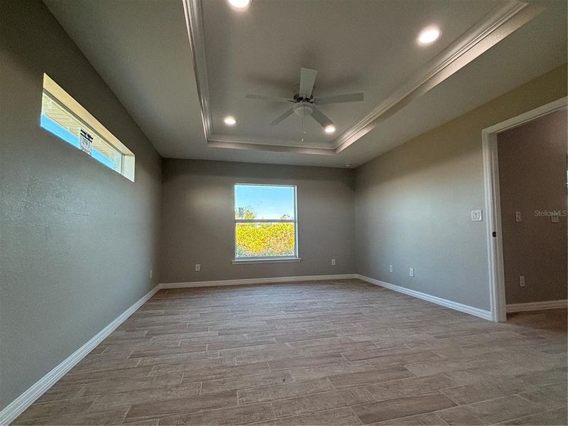 Spacious, unfurnished interior of a new home in , Rotonda West (Image 9).