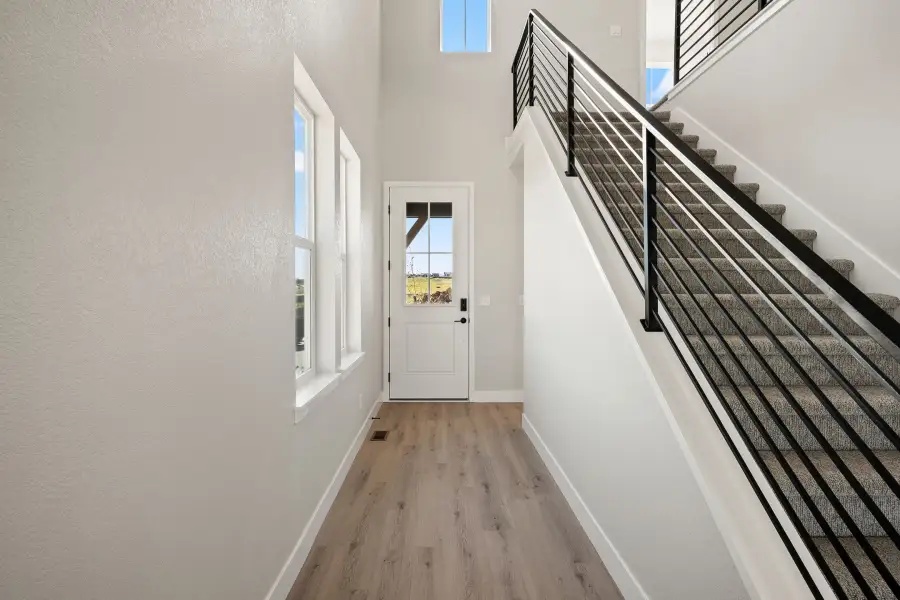 Spacious, unfurnished interior of a new home in Trumark Homes at Sterling Ranch, Littleton (Image 11).