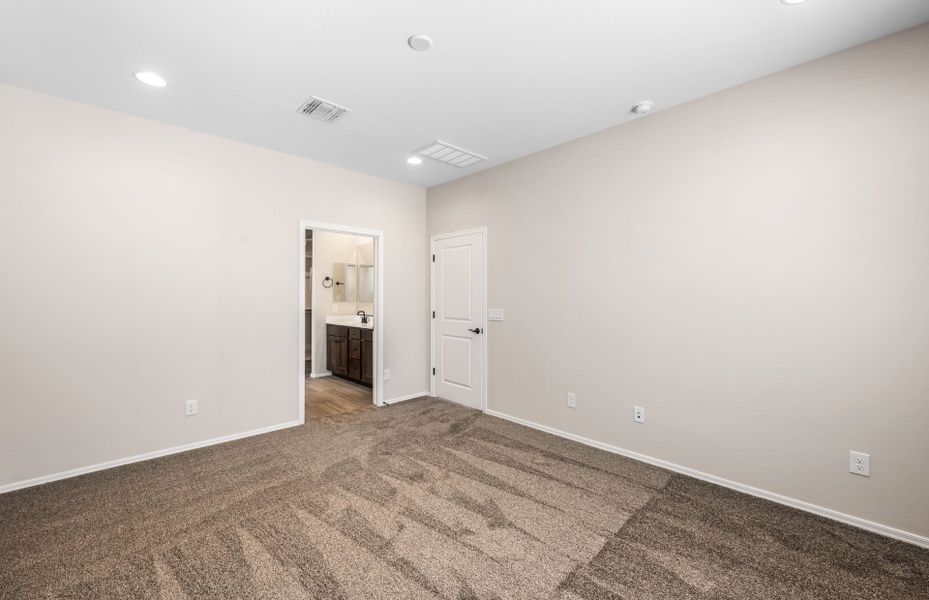 Spacious, unfurnished interior of a new home in Sun City Anthem at Merrill Ranch, Florence (Image 19). Spacious, unfurnished interior of a new home in Sun City Anthem at Merrill Ranch, Florence (Image 19).