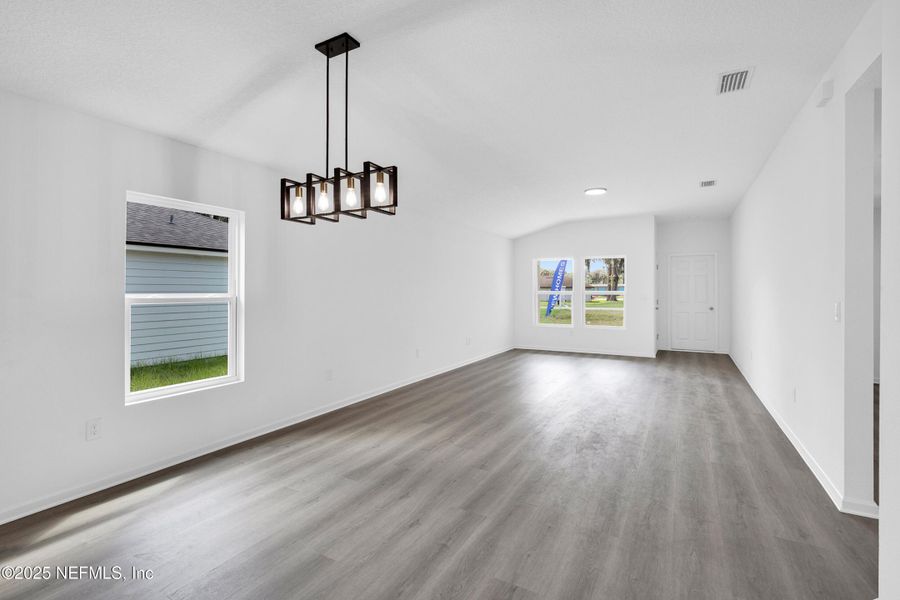 Spacious, unfurnished interior of a new home in , Green Cove Springs (Image 44).