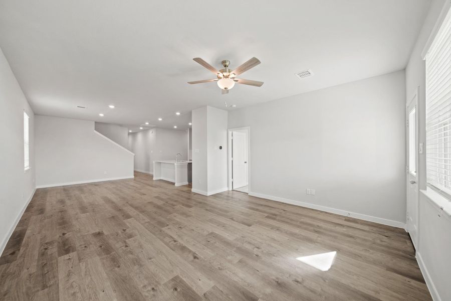 Spacious, unfurnished interior of a new home in Russell Ranch, Bay City (Image 25).