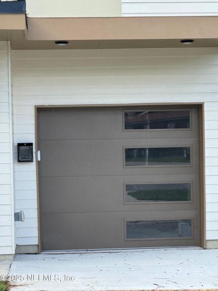 Exterior details and patio area of a home in , Jacksonville (Image 1).