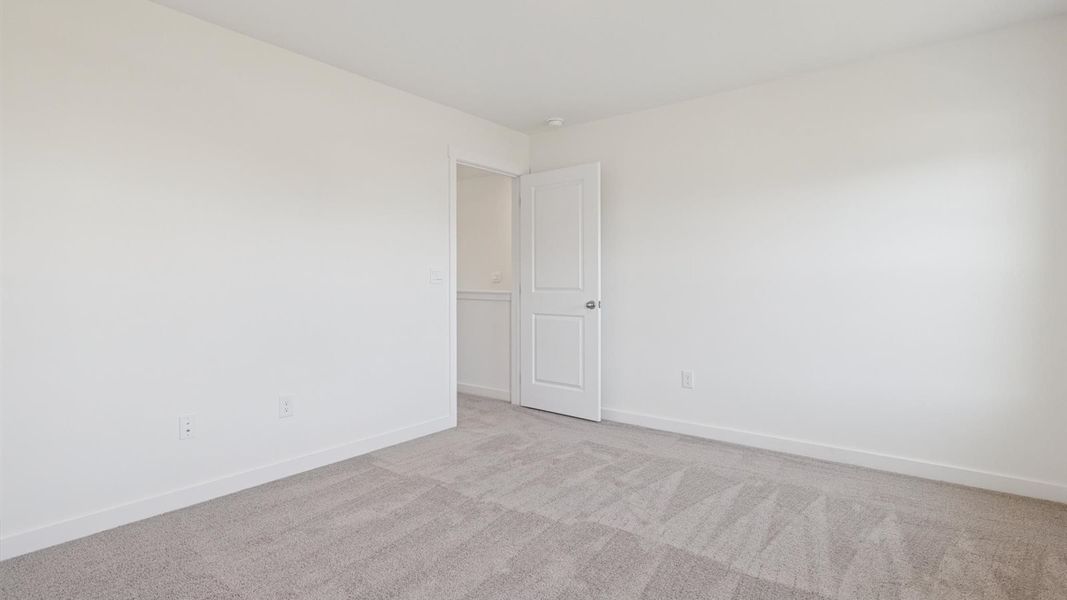 Spacious, unfurnished interior of a new home in Belhaven, Knoxville (Image 15).