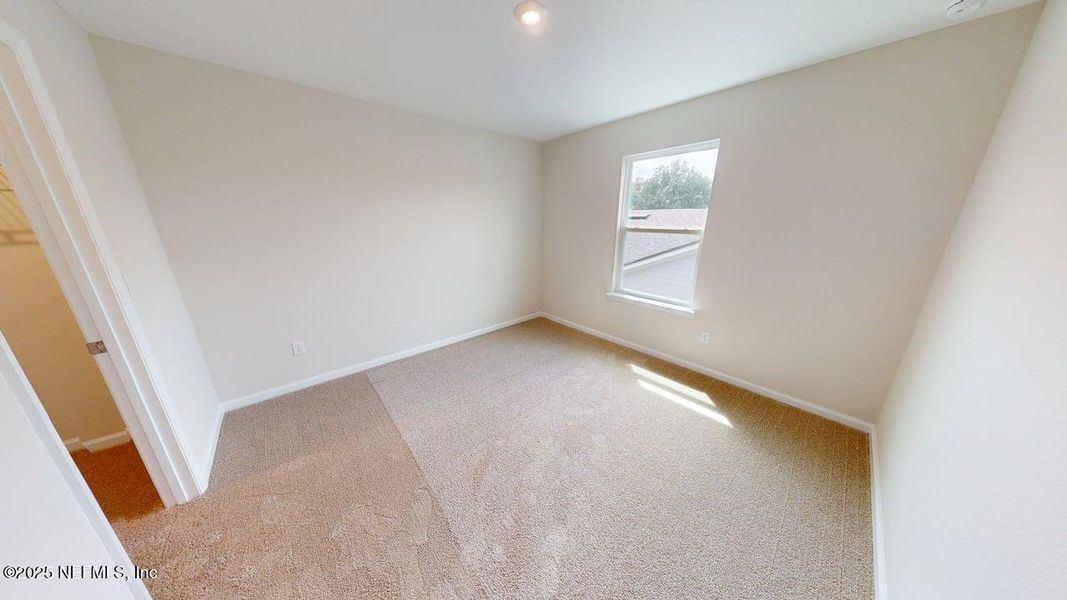 Spacious, unfurnished interior of a new home in Sandridge Hills, Green Cove Springs (Image 9).