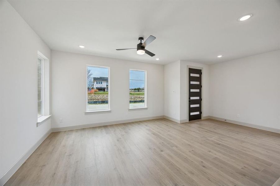 Featuring oversized windows, beautiful 6 panel door and gorgeous flooring, our Giselle II plan is the perfect place for your family gatherings!