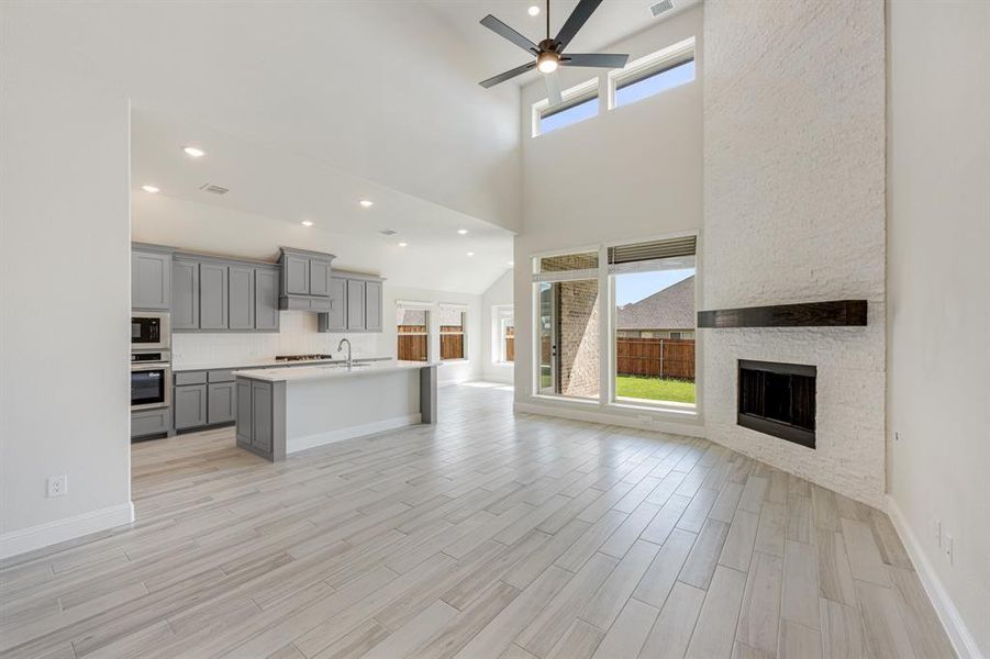 Spacious, unfurnished interior of a new home in Eagle Glen 50, Alvarado (Image 33). Spacious, unfurnished interior of a new home in Eagle Glen 50, Alvarado (Image 33).