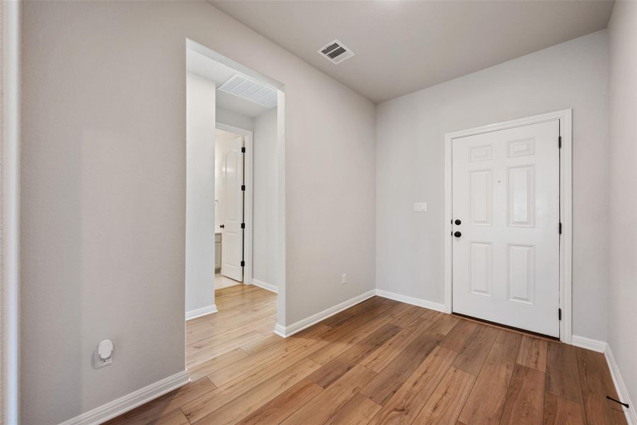 Spacious, unfurnished interior of a new home in Anthem, Kyle (Image 27). Spacious, unfurnished interior of a new home in Anthem, Kyle (Image 27).