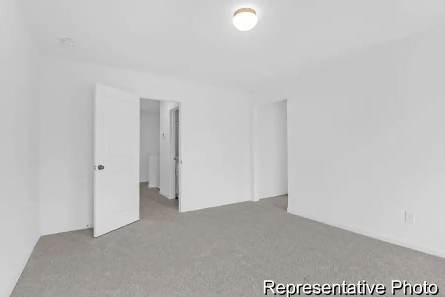 Spacious, unfurnished interior of a new home in Reedy Fork Middleton, Greensboro (Image 20).