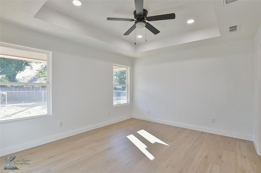Spacious, unfurnished interior of a new home in , Abilene (Image 26).