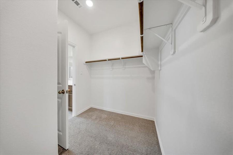 Spacious, unfurnished interior of a new home in Liberty Pointe, Gainesville (Image 29).