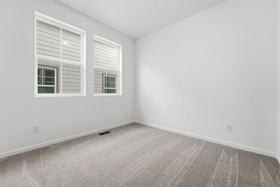 Spacious, unfurnished interior of a new home in The Aurora Highlands, Aurora (Image 18).
