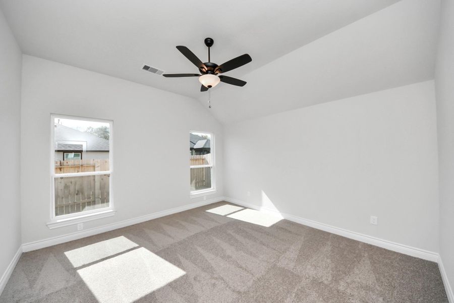 Spacious, unfurnished interior of a new home in Lexington Heights, Willis (Image 36).