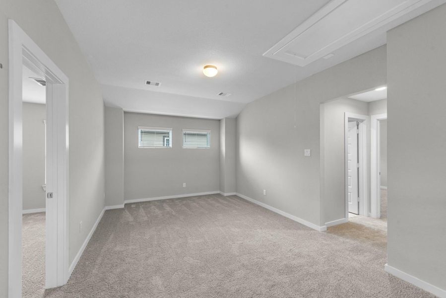Spacious, unfurnished interior of a new home in Barton Creek Ranch, Conroe (Image 16). Spacious, unfurnished interior of a new home in Barton Creek Ranch, Conroe (Image 16).