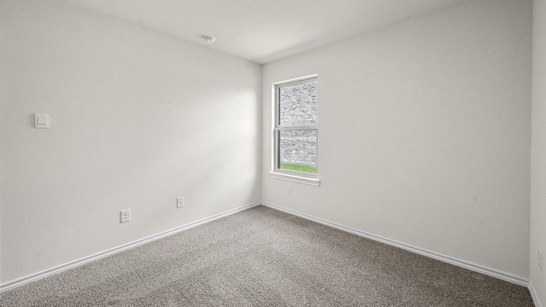 Spacious, unfurnished interior of a new home in Bluff Springs, Ferris (Image 33).