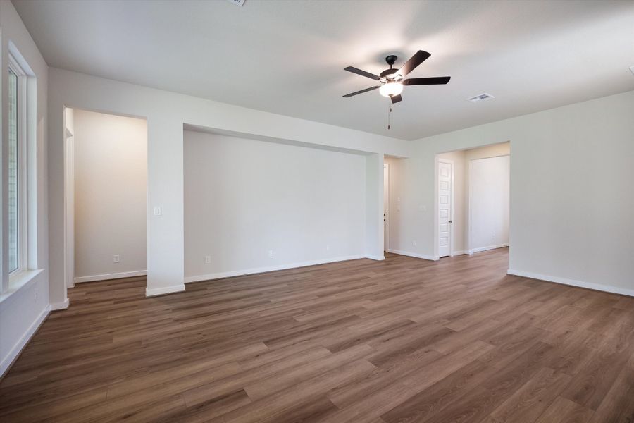 Spacious, unfurnished interior of a new home in Veramendi, New Braunfels (Image 16). Spacious, unfurnished interior of a new home in Veramendi, New Braunfels (Image 16).