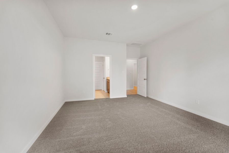 Spacious, unfurnished interior of a new home in Rockbridge East, Huntsville (Image 10). Spacious, unfurnished interior of a new home in Rockbridge East, Huntsville (Image 10).