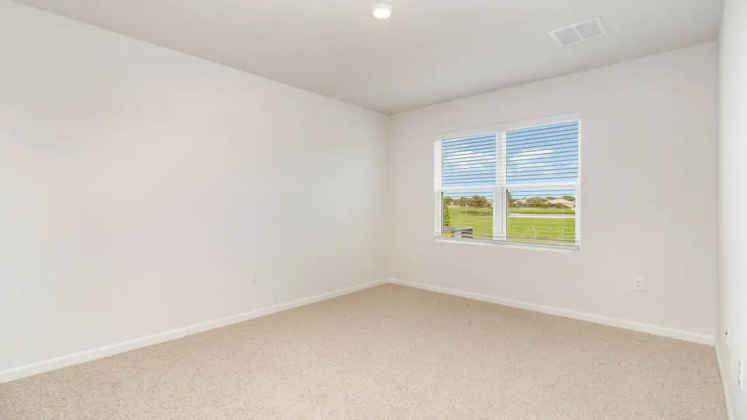 Spacious, unfurnished interior of a new home in Cypress Bay West, Palm Bay (Image 15).