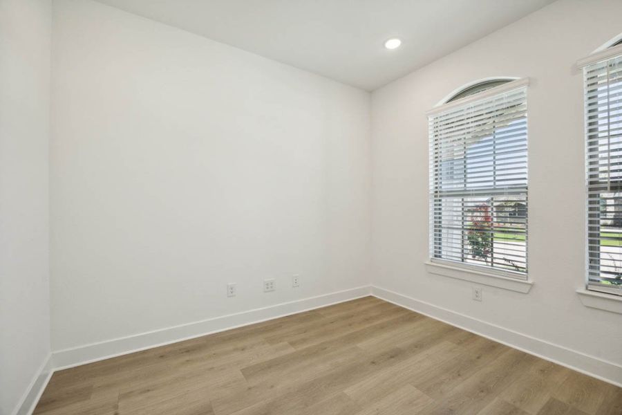 Spacious, unfurnished interior of a new home in Westside Preserve, Midlothian (Image 11).