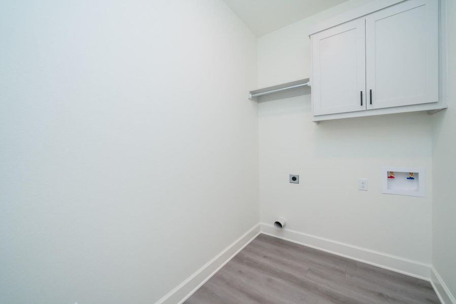 Spacious, unfurnished interior of a new home in , Kilgore (Image 17).
