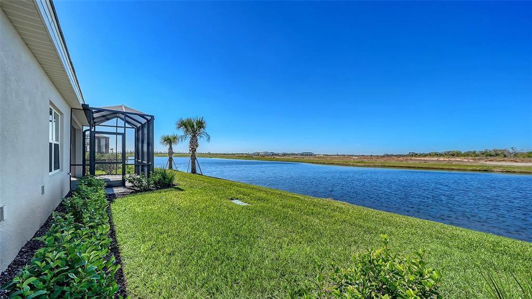 Exterior details and patio area of a home in , Bradenton (Image 26).