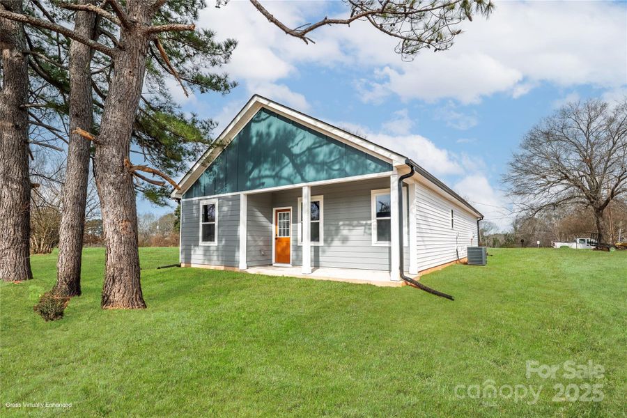 Exterior details and patio area of a home in , Shelby (Image 32).