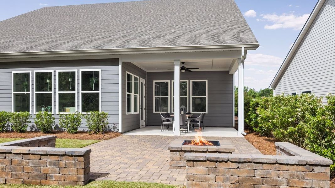 Rear Exterior and Covered Lanai
