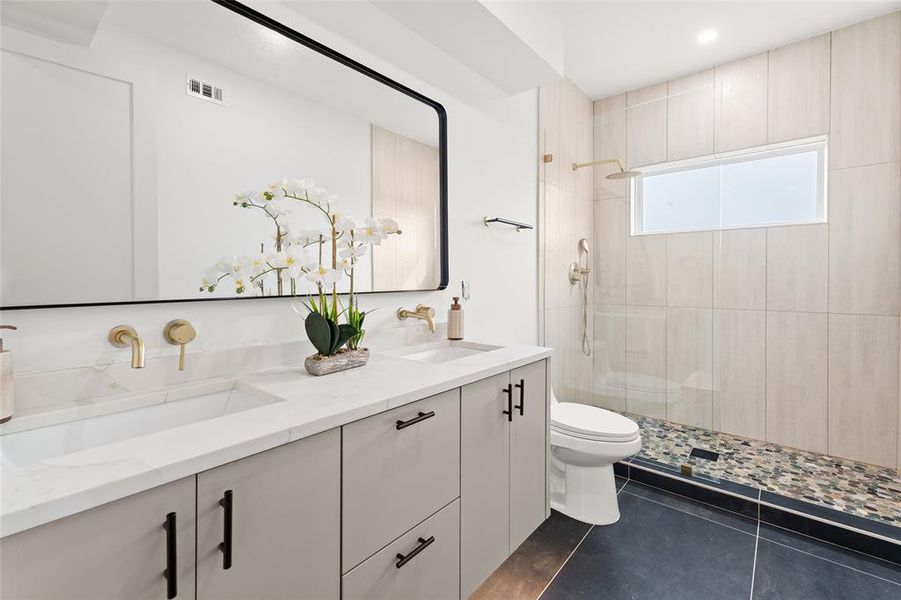 Furnished interior view inside a new home in , Dallas (Image 12).