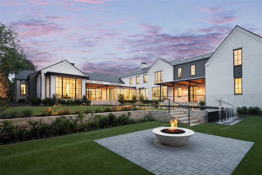 Outdoor seating area with fire pit