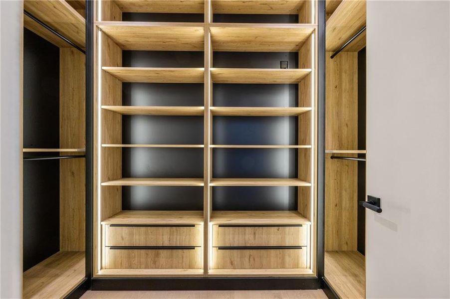 Spacious, unfurnished interior of a new home in , Atlanta (Image 80). Spacious, unfurnished interior of a new home in , Atlanta (Image 80).