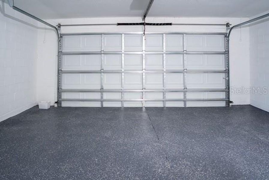 Spacious, unfurnished interior of a new home in , Palm Bay (Image 9).