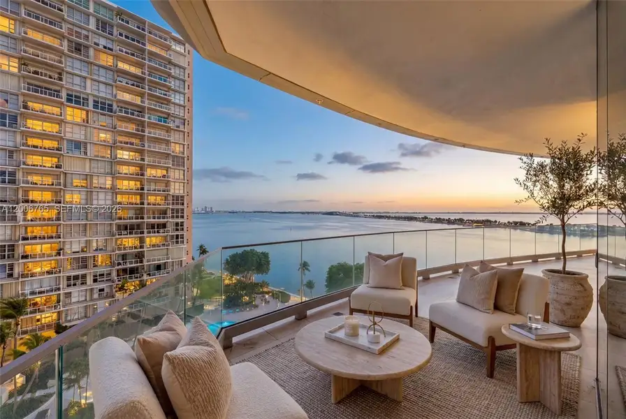 Condo located in Miami, FL showcasing its design and architecture (Image 21).