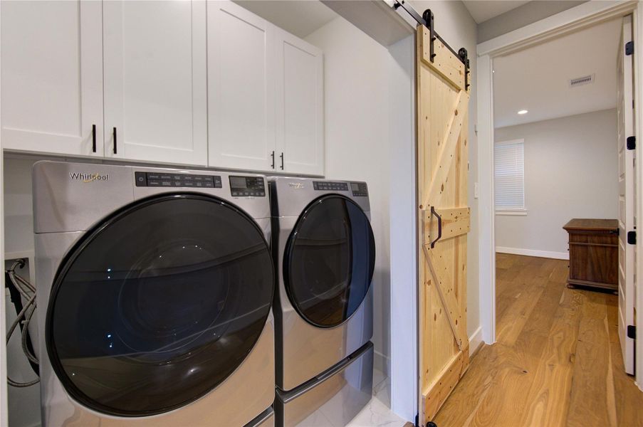 Laundry conveniently located near primary.