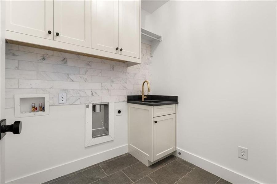 Furnished interior view inside a new home in , Atlanta (Image 15).