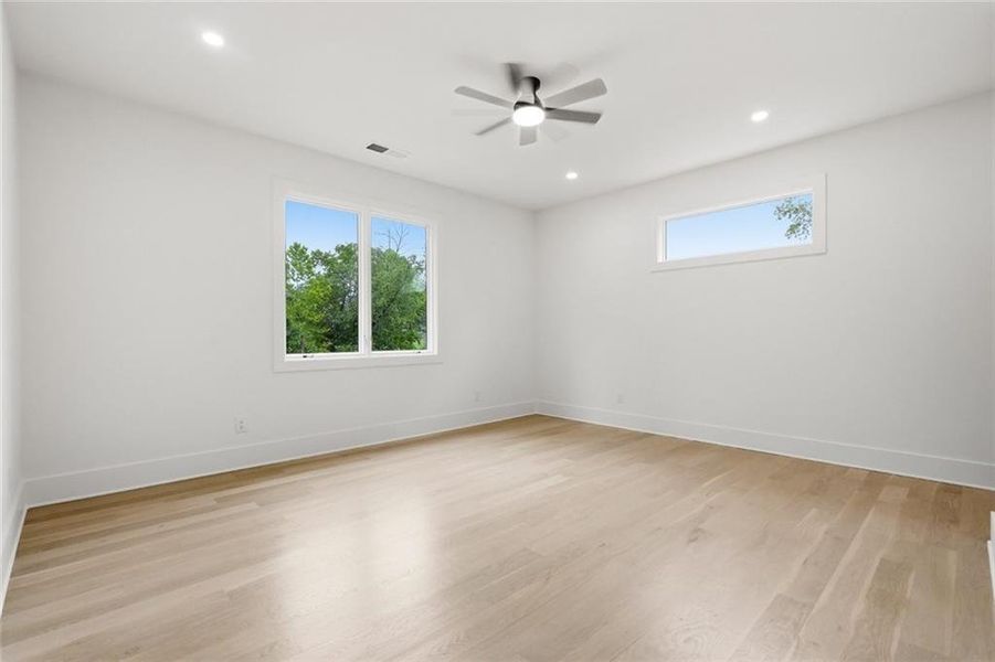 Spacious, unfurnished interior of a new home in , Alpharetta (Image 19). Spacious, unfurnished interior of a new home in , Alpharetta (Image 19).