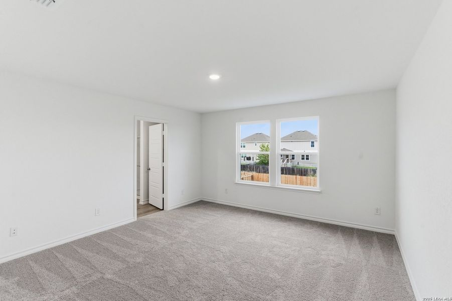 Spacious, unfurnished interior of a new home in Dove Song, Marion (Image 19).