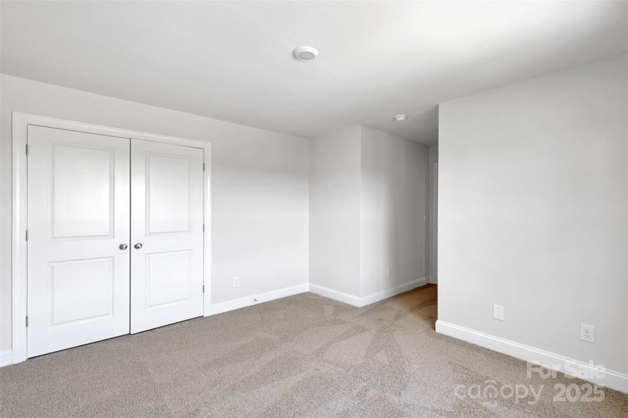 Spacious, unfurnished interior of a new home in , Lincolnton (Image 27).