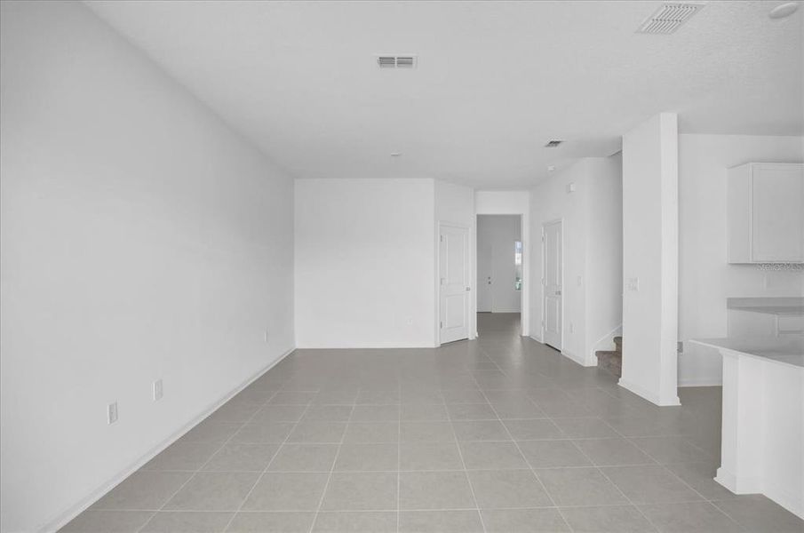 Spacious, unfurnished interior of a new home in , Kissimmee (Image 14).