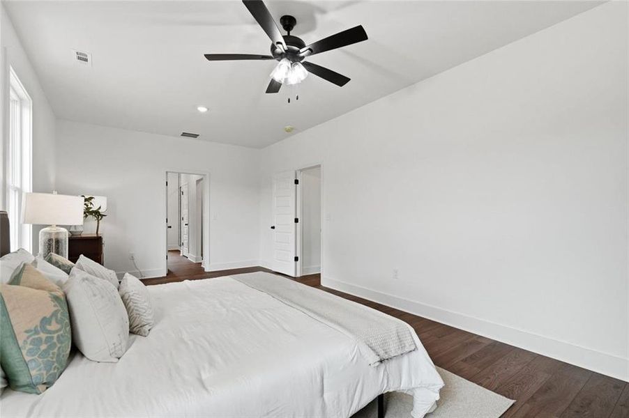 Furnished interior view inside a new home in , Mansfield (Image 9).