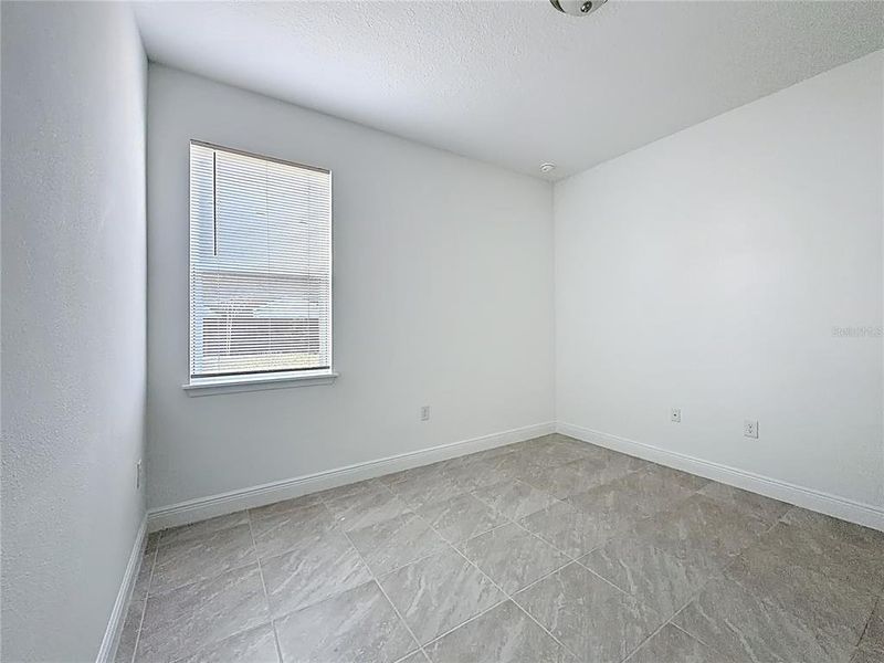 Spacious, unfurnished interior of a new home in , Ocala (Image 11).