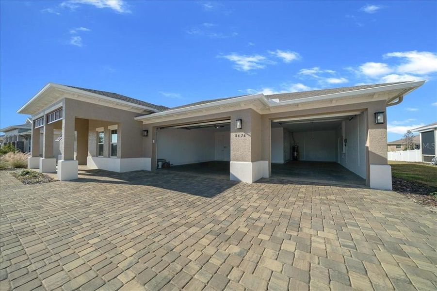 Exterior details and patio area of a home in , Ocala (Image 26).