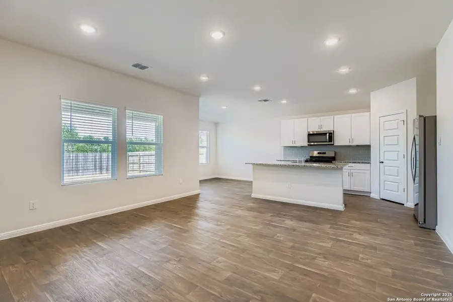 Spacious, unfurnished interior of a new home in , New Braunfels (Image 11). Spacious, unfurnished interior of a new home in , New Braunfels (Image 11).