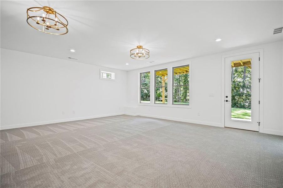 Spacious, unfurnished interior of a new home in Lakeside at River Green, Canton (Image 8). Spacious, unfurnished interior of a new home in Lakeside at River Green, Canton (Image 8).