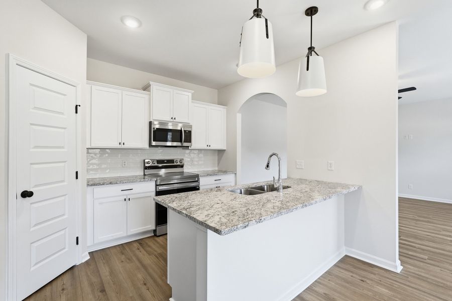 Representative furnished interior of a home built from the The Ryon by RTS Homes in The Pointe at Villages on Marne, Hinesville (Image 8).