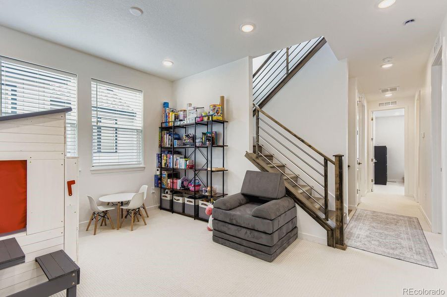 Alternate view of the second-level bonus room.