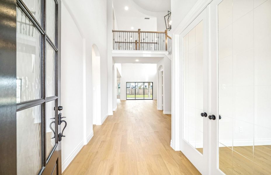 Spacious, unfurnished interior of a new home in Bridgeland 60′, Cypress (Image 35).