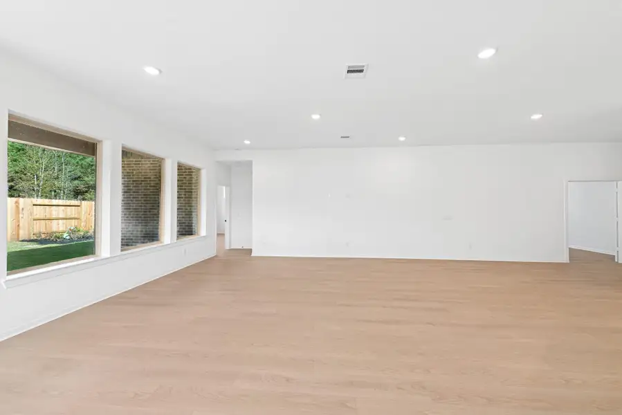 Spacious, unfurnished interior of a new home in Escondido 60' Homesites, Magnolia (Image 10).