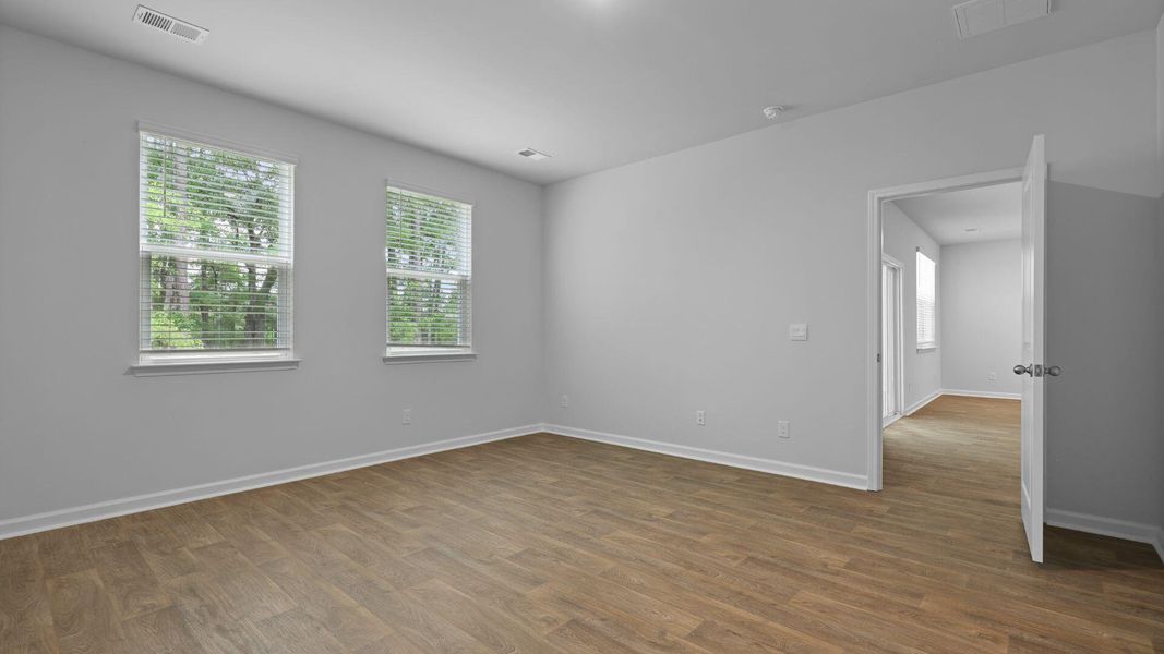 Spacious, unfurnished interior of a new home in Hillcrest, Ravenel (Image 19).