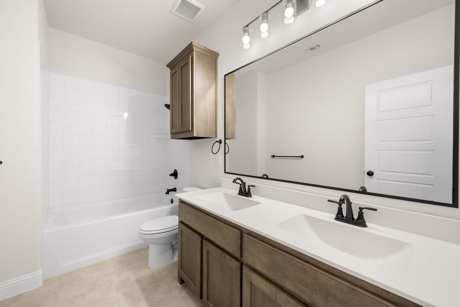 Furnished interior view inside a new home in Abe’s Landing, Granbury (Image 13). Furnished interior view inside a new home in Abe’s Landing, Granbury (Image 13).