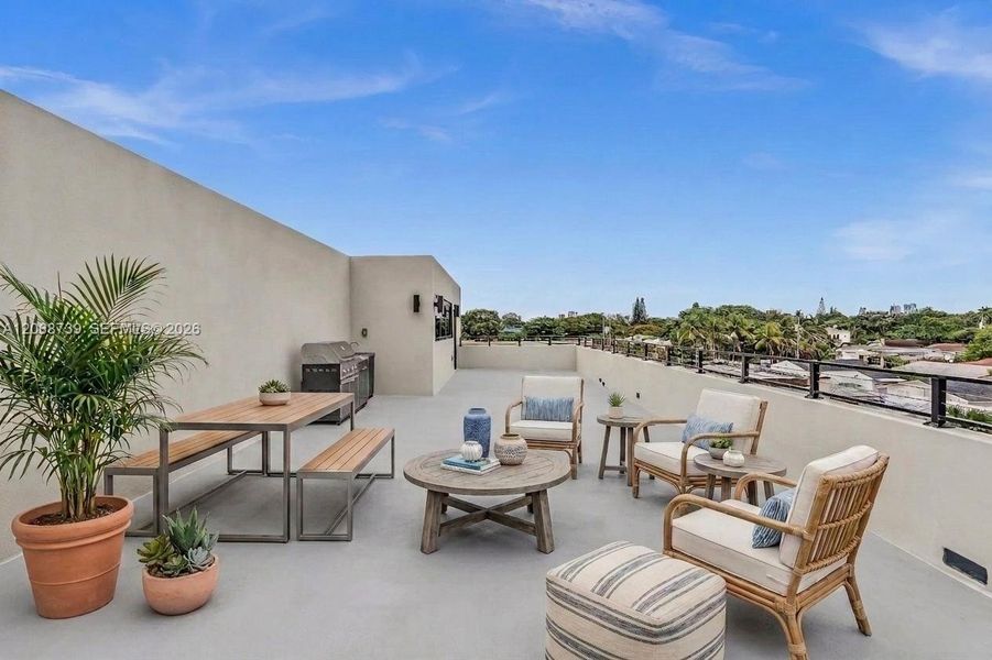 Exterior details and patio area of a home in , Miami (Image 34).